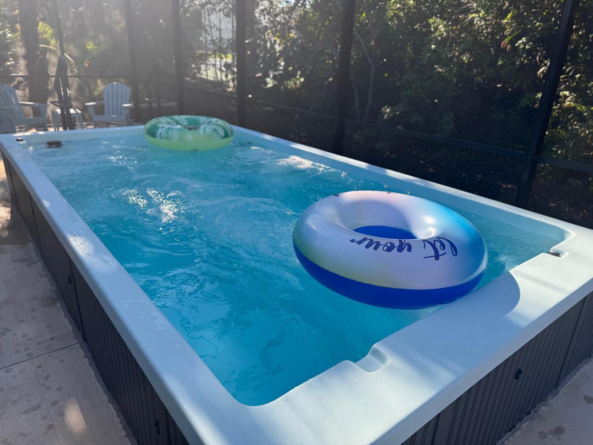 Location Siesta 1 Mile Away With Hot Holiday home *